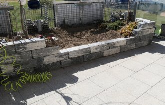 hochbeetmauer.jpg